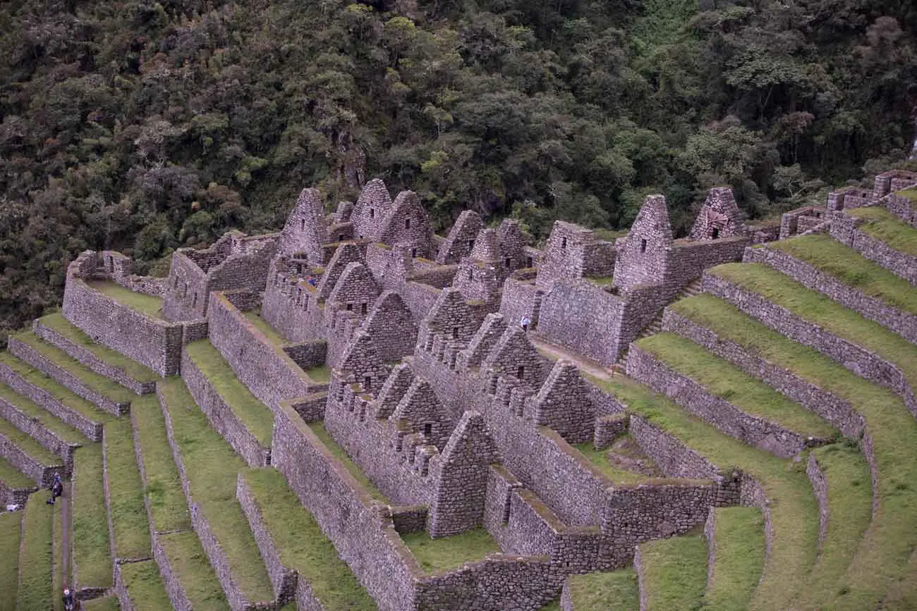 Stone buildings and terraces of the Wiñay Wayna Inca site