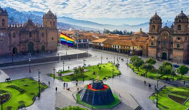 Visit Cusco Maravilloso, View of the main square of Cusco Peru showing Plaza de Armas with colonial arcades, cathedral, churches, and vibrant city life, Cusco Travel Guide